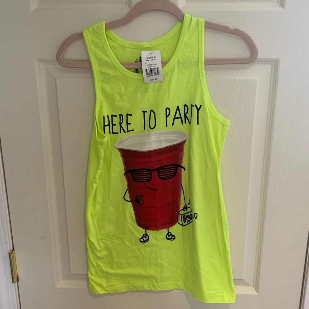 NWT here to party solo cup tank top
